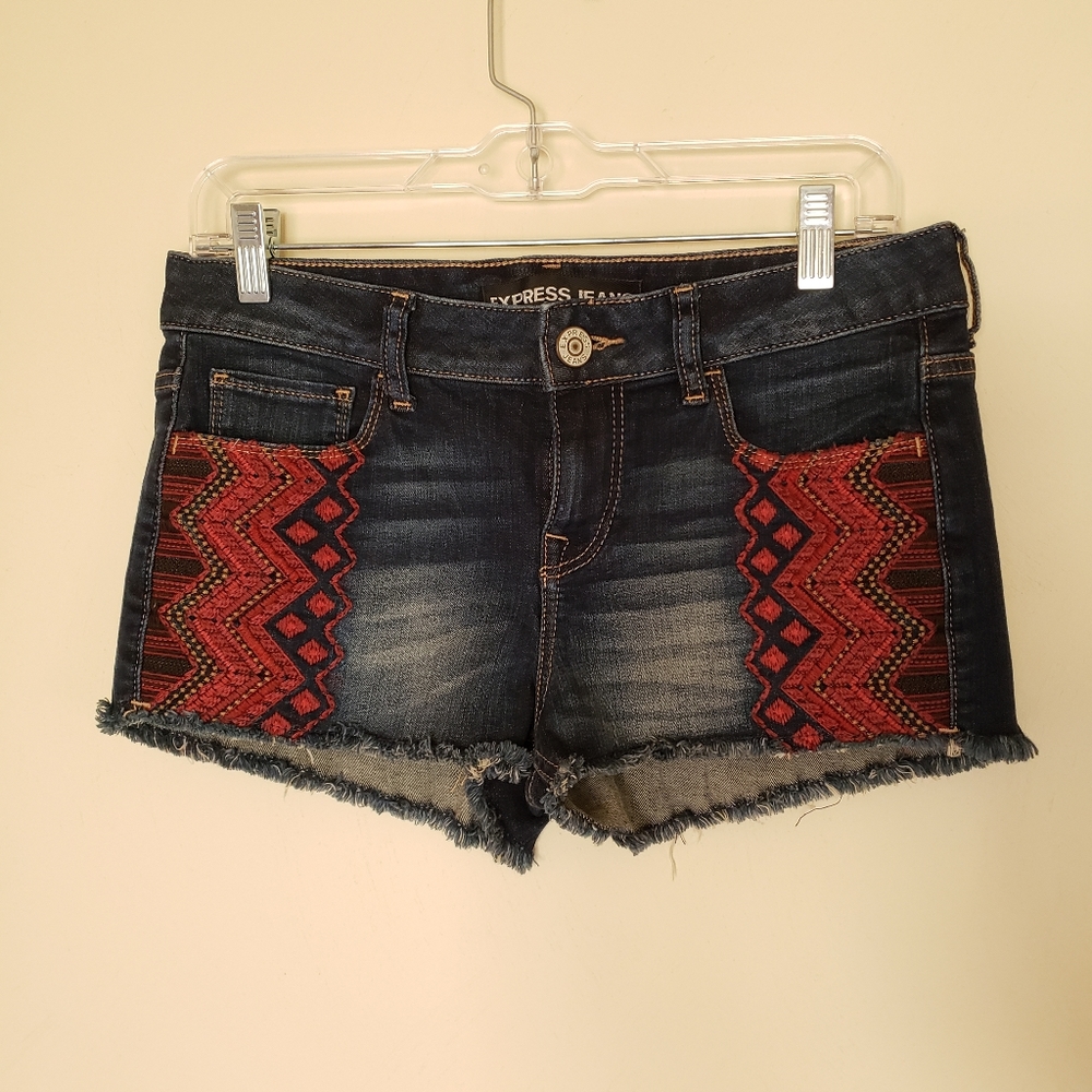 Express dark wash denim shorts red geometric embroidered design stretch low rise